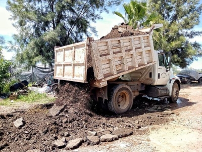 Inicia el Gobierno municipal los trabajos de revestimiento y mantenimiento en una de las calles mas deterioradas  de la Colonia Juan Pablo ll en la localidad de Villamar